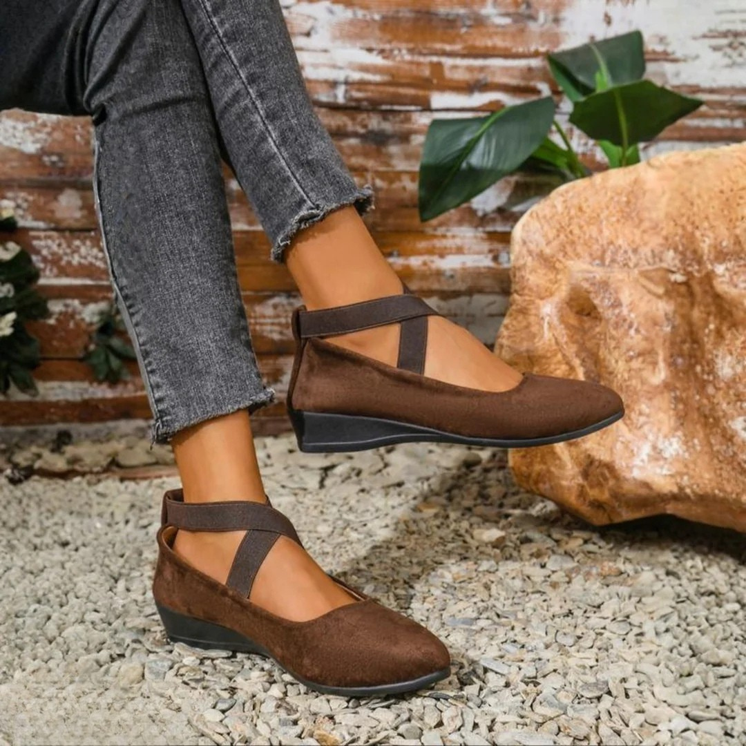 Valentina | Zapato Cuña con Tira Cruzada